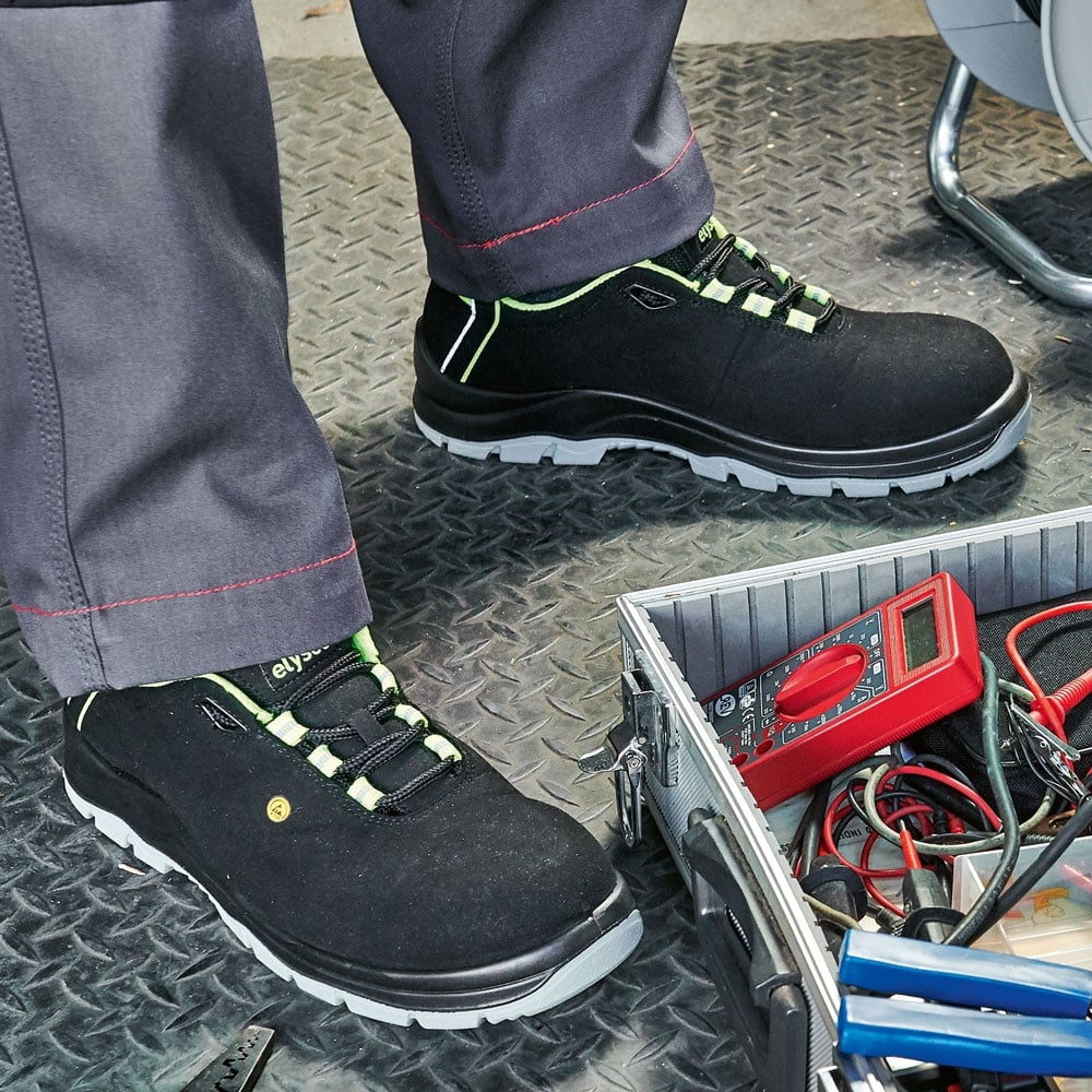 pics/Feldtmann 2016/Schuhe/elysee-34516-loreto-laced-safety-shoes-s3-esd-scene.jpg